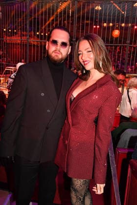 Joelina Drews mit Freund Adrian Louis Premiere Winterspielzeit 2025 Circus Krone Ich. Du, Wir. Krone Manege Kronebau München 25. Dezember 2025