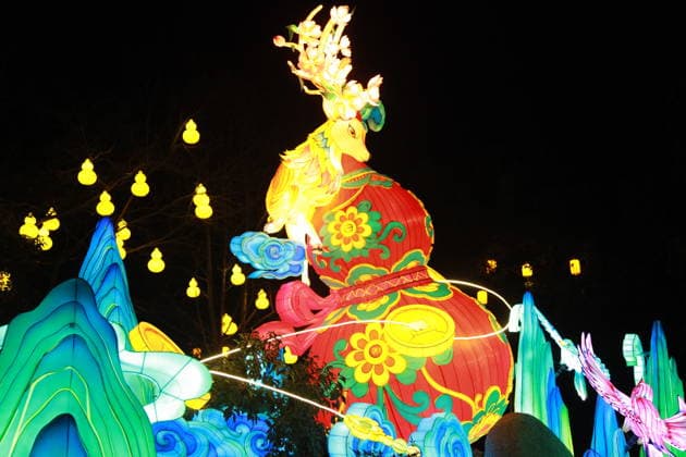 NANJING, CHINA - DECEMBER 26: Lantern sets are lit up during a trial run of the 40th Qinhuai Lantern Festival, one of China s oldest and most enchanting traditions, at Bailuzhou Park on December 26, 2025 in Nanjing, Jiangsu Province of China.  Copyright: xVCGx 111612086912