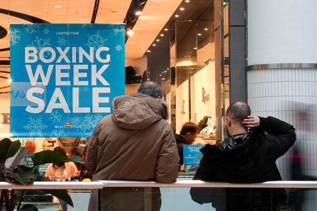 Boxing Day Sales in Canada TORONTO, CANADA - DECEMBER 26: Shoppers walk at the Eaton Center during traditional Boxing Day holiday sales on December 26, 2025 in Toronto, Ontario. Mert Alper Dervis Anadolu Toronto Canada. Editorial use only. Please get in touch for any other usage.  Copyright: x2025xAnadoluxMertxAlperxDervisx