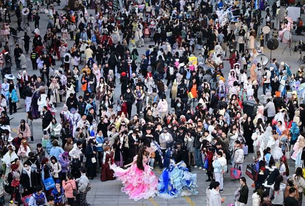 COMICUP 32 HANGZHOU, CHINA - DECEMBER 27, 2025 - Enthusiasts participate in COMICUP 32 exhibition in Hangzhou, Zhejiang Province, China on December 27, 2025. Hangzhou Zhejiang China  Copyright: xCFOTOx i1766882257882
