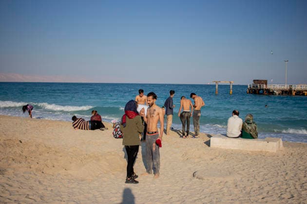 Daily Life on Irans Kish Island People spend time on a beach on Kish Island, Iran, on October 17, 2017. Kish Island, a free trade zone in the Persian Gulf, is a tourist destination known for its shopping malls, beaches, and resort hotels. Kish Island Hormozgan Iran Copyright: xArashxOskoeeix