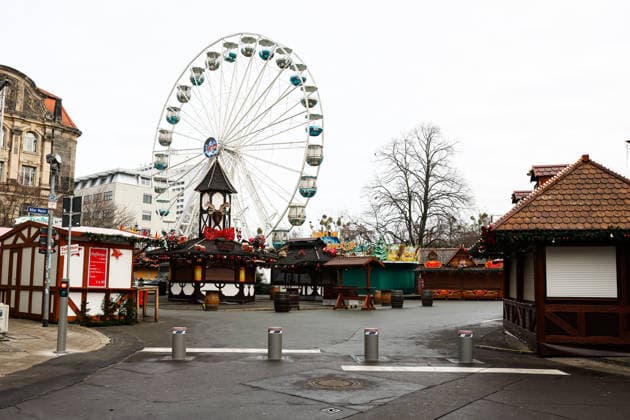 Der Weihnachtsmarkt bleibt am Samstag geschlossen - Gedenkveranstaltung in Magdeburg (Sachsen-Anhalt), Kirchen und Landeshauptstadt laden am 20. Dezember zum Gedenkgottesdienst in die Johanniskirche ein. Der ökumenische Gottesdienst beginnt um 11.00 Uhr. Der Angriff auf den Magdeburger Weihnachtsmarkt jährt sich am 20.12.2025 zum ersten mal in der Landeshauptstadt.