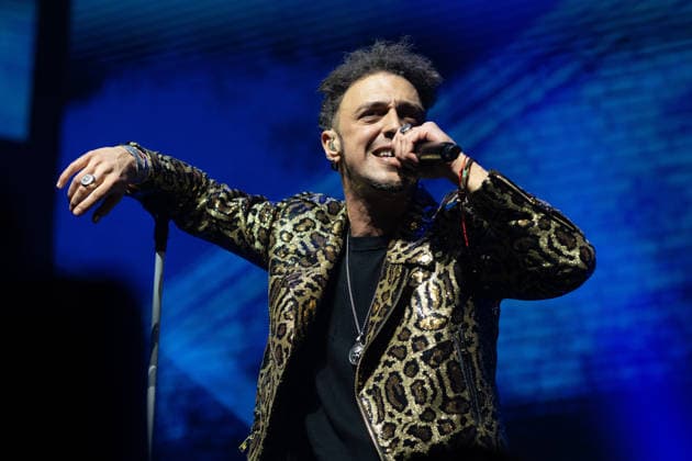 December 27, 2025, Madrid, Spain: Singer Gabriel de la Rosa, of the band Shinova performs during the concert at the Movistar Arena. Madrid Spain - ZUMAs197 20251227_aaa_s197_116 Copyright: xAtilanoxGarciax