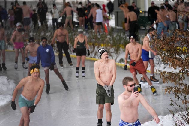 Polar Bear Skate in Toronto TORONTO, CANADA - DECEMBER 28 : People wearing bathing suits take part in the 2025 Toronto Polar Bear Skate on the Bentway’s outdoor ice trail in Toronto, Ontario on December 28, 2025. Mert Alper Dervis Anadolu Toronto Canada. Editorial use only. Please get in touch for any other usage.  Copyright: x2025xAnadoluxMertxAlperxDervisx