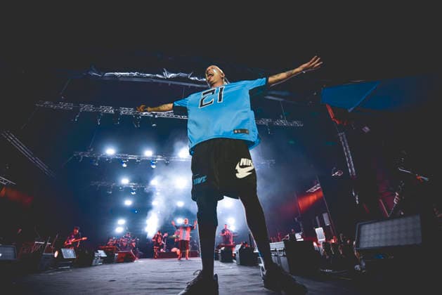 Clementino Live Tour 2025 in Napoli, Italy - 28 Dec 2025 Italian rapper Clemente Maccaro better known as Clementino performs live at PalaPartenope during his Tour 2025 in Napoli. Napoli Italy Copyright: xPaolaxVisonex xSOPAxImagesx PVClementino980
