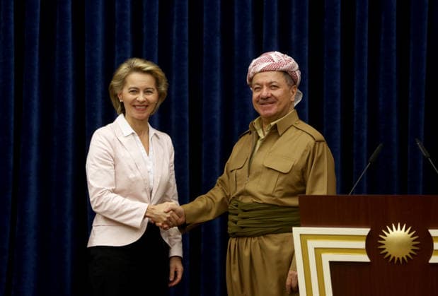German Minister of Defence Ursula von der Leyen in Iraq ERBIL, IRAQ -SEPTEMBER 23: President of Iraqi Kurdish Regional Government (KRG) Masoud Barzani (R) and German Minister of Defence Ursula von der Leyen shake hands during their press conference following their meeting in Erbil, Iraq, on 23 September 2016. Arbil Iraq. Editorial use only. Please get in touch for any other usage.  Copyright: x2025xAnadoluxYunusxKeleÅüx
