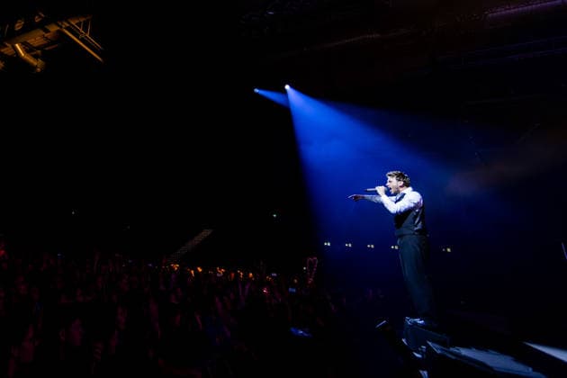29.12.2025, GER, Kultur Konzert, Clueso - Weihnachten zu Hause 2025 Clueso (Thomas Hübner, geb. 9.April 1980 in Erfurt ist ein deutscher Sänger, Rapper, Songwriter und Produzent. ) gab in der ausverkauften Erfurter Messehalle sein traditionelles Konzert Weihnachten Zu Hause. Als Vorband Support-Act waren dabei yung.pepp (peppinger) sowie die Band Sportfreunde Stiller (Sportfreunde Stiller ist eine seit 1996 (Gründung 1995 unter dem Namen Endkrass) bestehende deutsche Indie-Rock-Gruppe aus Germering bei München. Florian Weber - Gesang Gitarre Schlagzeug. Florian Flo Weber - Schlagzeug Gesang Keyboard. Rüdiger Rüde Linhof - Bass Keyboard Basspedal Gesang 99094 Erfurt Messe Messehalle Kongresshal