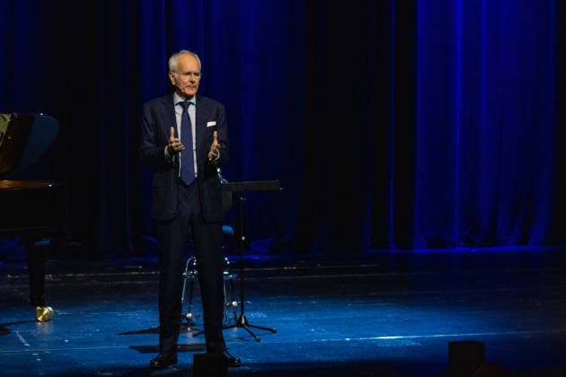 Harald Schmidt Bericht aus Bonn im Theater Bonn 30.12.2025. Harald Schmidt bei seinem Bühnenprogramm BERICHT FÜR BONN - Endgültiges zur Weltlage im Theater Bonn am 30.12.2025. Mit scharfem Humor und analytischer Distanz kommentierte der Entertainer aktuelle politische und gesellschaftliche Themen. Bonn Nordrhein-Westfalen Deutschland Copyright: xBonn.digitalx xMarcxJohnx