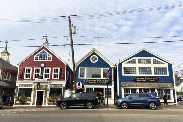 Typische Straßenszene, Restaurant, Spezialität Hummer, Kennebunkport, Maine, Neuengland, USA Typical street scene, restaurant, lobster specialty, Kennebunkport, Maine, New England, USA Copyright: imageBROKER AngelaxtoxRoxel iblato16101324.jpg