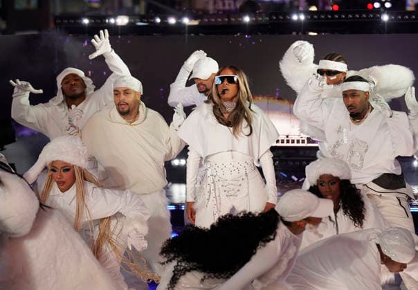 Singer-songwriter Ciara performs as thousands of revelers gather in Times Square to bring in the new year, in New York City on Wednesday, December 31, 2025. Crowds have gathered to watch the iconic ball drop from the skyscraper at One Times Square on New Year s for more than a century.  NYP20251231907 DEREKxFRENCH