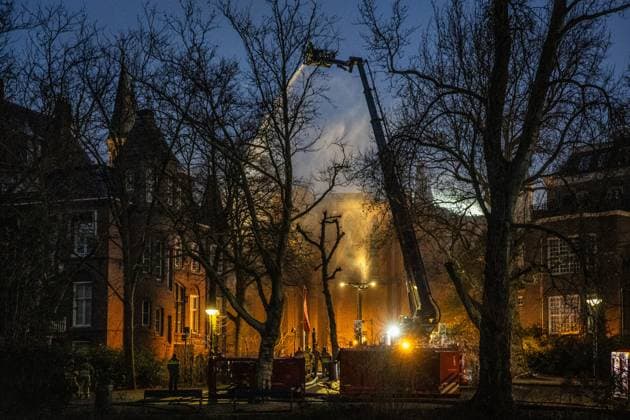 AMSTERDAM - Damage to the Vondelkerk after fire. The Vondelkerk is not in danger of further collapse; the walls of the burning building remain standing. A structural engineer has determined that there is no further risk of collapse. This was reported by the Amsterdam-Amstelland Safety Region. DINGENA MOL ANP netherlands out - belgium out  Copyright: xx x546115287x originalFilename: 546115287.jpg