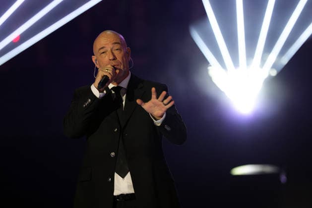 Silvester-Schlagerboom 2026 live Die Wunderlichtershow Der Graf (Sänger der deutschen Musikgruppe Unheilig). Silvester-Schlagerboom 2026 am 31. Dezember 2025 in der Basketballarena des FC Bayern München, BMW Park München.