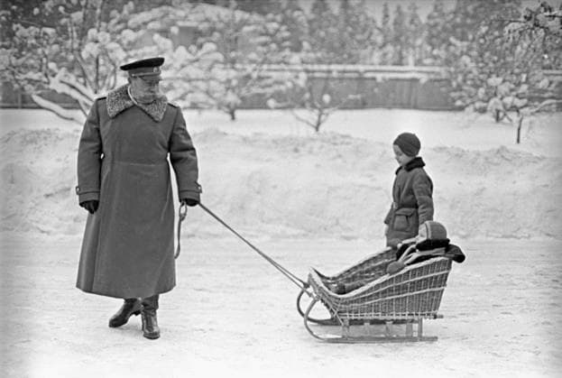 3078553 01.02.1966 Marshal of the Soviet Union Semyon Budyonny (1883-1973) with his grandchildren Alyosha and Masha on a walk. Vasily Sputnik Moscow region Russia  Copyright: xVasilyx