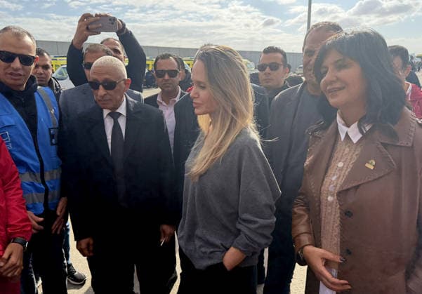 Angelina Jolie visits Rafah Border Crossing in Egypt ARISH, EGYPT - JANUARY 2: World-renowned American actress Angelina Jolie visits the Rafah Border Crossing between the Gaza Strip and Egypt on the Egypt side on January 2, 2026. Ahmed Sayed Anadolu Arish Egypt. Editorial use only. Please get in touch for any other usage.  Copyright: x2026xAnadoluxAhmedxSayedx