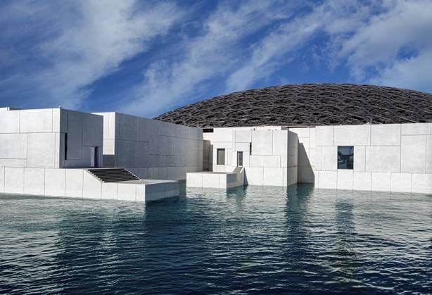 Creative Highlights World Architektur des Louvre Abu Dhabi, Kunstmuseum des französischen Architekten Jean Nouvel, Gebäude auf der Insel Saadiyat, Abu Dhabi, Vereinigte Arabische Emirate Louvre Abu Dhabi architecture, art museum by French architect Jean Nouvel, buildings on Saadiyat Island, Abu Dhabi, United Arab Emirates Copyright: imageBROKER Karl-HeinzxSpremberg iblkhs16117508.jpg