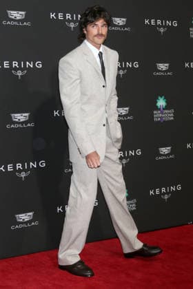 USA - 37th Palm Springs International Film Festival Gala - Palm Springs LOS ANGELES - JAN 3: Jacob Elordi at 37th Palm Springs International Film Festival Gala at the Convention Center on January 3, 2026 in Palm Springs, CA Palm Springs CA USA  Copyright: xKathyxHutchinsx xHutchinsxPhotox