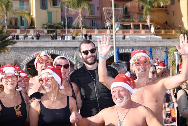 Louis Sarkozy in Menton For New Year’s Day Dip - France Louis Sarkozy and his wife Nathali at Sablettes beach for the New Year s Day swim and at the Menton market in Menton, France, on January 4, 2026. Photo by JC Vinaj ABACAPRESS.COM Menton France  Copyright: xVinajxJean-Charles ABACAx