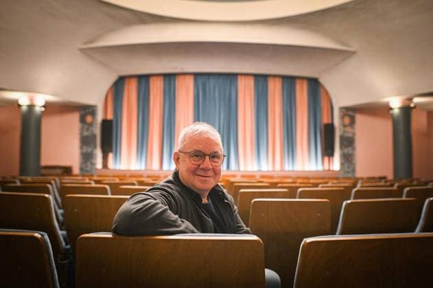 Joachim Krol ins Astra Theater ** NUR FÜR REDAKTIONELLE ZWECKE ** EDITORIAL USE ONLY **<p>Schauspieler Joachim Krol posiert für ein Porträt, am Sonntag, 04. Januar 2025 im Kino Astra Theater in Essen. Joachim Krol kommt spontan ins Kino Astra Theater. Vorstellung von seinem Fil Lautlos. Deutschland NRW Essen Copyright: SocratesxTassos