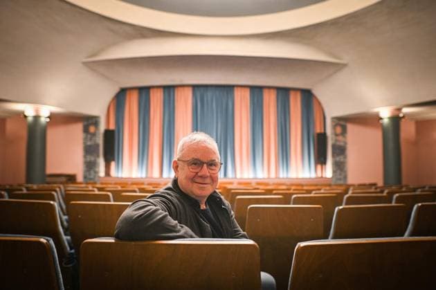 Joachim Krol ins Astra Theater ** NUR FÜR REDAKTIONELLE ZWECKE ** EDITORIAL USE ONLY **<p>Schauspieler Joachim Krol posiert für ein Porträt, am Sonntag, 04. Januar 2025 im Kino Astra Theater in Essen. Joachim Krol kommt spontan ins Kino Astra Theater. Vorstellung von seinem Fil Lautlos. Deutschland NRW Essen Copyright: SocratesxTassos
