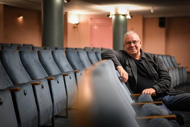 Joachim Krol ins Astra Theater ** NUR FÜR REDAKTIONELLE ZWECKE ** EDITORIAL USE ONLY **<p>Schauspieler Joachim Krol posiert für ein Porträt, am Sonntag, 04. Januar 2025 im Kino Astra Theater in Essen. Joachim Krol kommt spontan ins Kino Astra Theater. Vorstellung von seinem Fil Lautlos. Deutschland NRW Essen Copyright: SocratesxTassos *** Joachim Krol at the Astra Theater FOR EDITORIAL PURPOSES ONLY EDITORIAL USE ONLY p Actor Joachim Krol poses for a portrait, on Sunday, 04 January 2025 at the Kino Astra Theater in Essen Joachim Krol comes spontaneously to the Kino Astra Theater Performance of his film Lautlos Deutschland NRW Essen Copyright SocratesxTassos Copyright: SocratesxTassos doc83zmp5dfc2awymnxrsz ,EDITORIAL USE ONLY