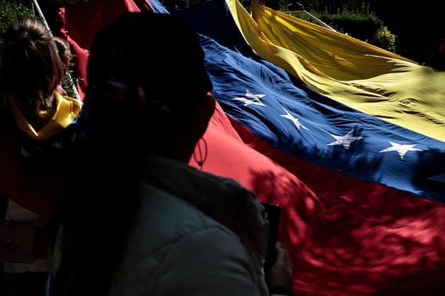 January 4, 2026, Mexico, Cdmx, Mexico: Yesterday, the U.S. government captured Venezuelan President NICOLAS MADURO on orders from DONALD TRUMP. Today, the Venezuelan community living in Mexico took to the streets of Polanco (one of the country s most exclusive neighborhoods) with flags to express their gratitude for President TRUMP S actions in South America. Currently, Vice President DELSY RODRIGUEZ has assumed power in Venezuela due to this conflict, which was instigated by the U.S. government with the clear objective of seizing control of Venezuelan oil. Mexico Mexico - ZUMAp204 20260104_zip_p204_023 Copyright: xJosuexPerezx
