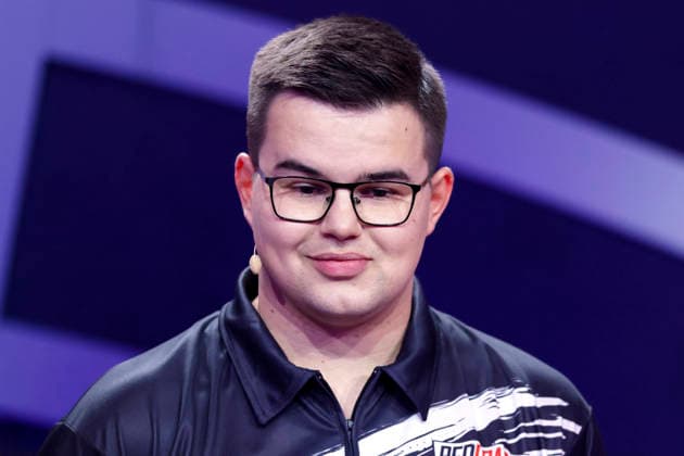 Profi-Dartspieler Gian van Veen (The Giant) bei der Pro7 Promi-Darts-WM 2026 im Maritim Hotel Bonn. Bonn, 04.01.2026 NRW Deutschland Copyright: xChristophxHardtx