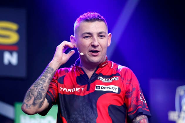 Profi-Dartspieler Nathan Aspinall (The Asp) bei der Pro7 Promi-Darts-WM 2026 im Maritim Hotel Bonn. Bonn, 04.01.2026 NRW Deutschland Copyright: xChristophxHardtx