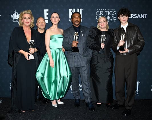 31st Annual Critics Choice Awards - Pressroom Hannah Walters, Stephen Graham, Erin Doherty, Ashley Walters, Christine Tremarco and Owen Cooper in the press room at the 31st Annual Critics Choice Awards held at Barker Hanger on January 4, 2026 in Santa Monica, Ca. Santa Monica Barker Hanger California USA Copyright: xTammiexArroyox xAFF-USA.comx