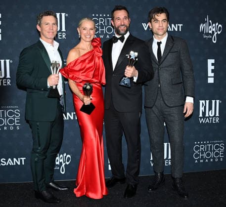 31st Annual Critics Choice Awards - Pressroom Shawn Hatosy, Katherine LaNasa, Noah Wyle and Patrick Ball in the press room at the 31st Annual Critics Choice Awards held at Barker Hanger on January 4, 2026 in Santa Monica, Ca. Santa Monica Barker Hanger California USA Copyright: xTammiexArroyox xAFF-USA.comx