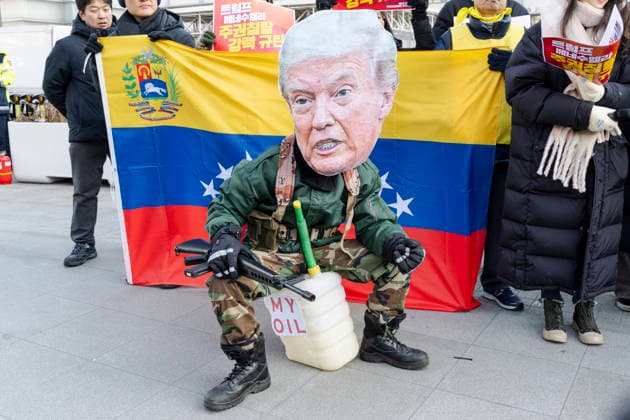 January 5, 2026, Seoul, Seoul, South Korea: Protesters gather in front of the U.S. Embassy to denounce President TrumpÃ¢â‚¬â ¢s announcement regarding a U.S. military capture of Venezuelan President NicoloÂ¡s Maduro and his wife, Cilia Flores. Seoul South Korea - ZUMAm346 20260105_znp_m346_009 Copyright: xSuhxJeenxMoonx