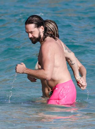 Heidi Klum And Tom Kaulitz Beachside - St Barths Heidi Klum and Tom Kaulitz seen enjoying the sun in Saint Barthelemy, France on January 4, 2026. Photo by ABACAPRESS.COM Saint Barthelemy France  Copyright: xABACAx
