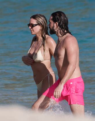 Heidi Klum And Tom Kaulitz Beachside - St Barths Heidi Klum and Tom Kaulitz seen enjoying the sun in Saint Barthelemy, France on January 4, 2026. Photo by ABACAPRESS.COM Saint Barthelemy France  Copyright: xABACAx