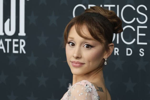 January 4, 2026, Santa Monica, California, USA: Ariana Grande at the 31st Annual Critics Choice Awards at Barker Hangar Santa Monica USA - ZUMAg107 20260104_zep_g107_012 Copyright: xNinaxPrommerx