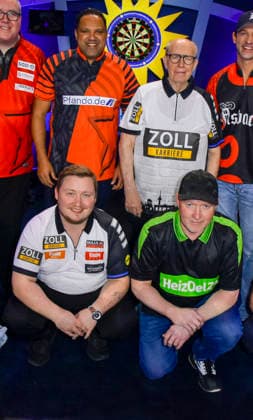 abb: Ailton - Kugelblitz - Reiner - Buetscher Werfer - Calmund Martin Schindler Joey - Der Ire- Kelly Teilnehmer bei der Promi Darts WM auf Pro Sieben im Maritim Hotel am 04.01.2026 in Bonn NRW Deutschland
