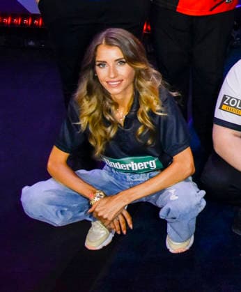 abb: Catherine Cathy Hummels Teilnehmerin bei der Promi Darts WM auf Pro Sieben im Maritim Hotel am 04.01.2026 in Bonn NRW Deutschland