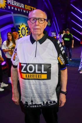 abb: Reiner Calmund der Buetsche-Werfer ex Fussball Manager Teilnehmer bei der Promi Darts WM auf Pro Sieben im Maritim Hotel am 04.01.2026 in Bonn NRW Deutschland