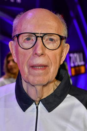 abb: Reiner Calmund der Buetsche-Werfer ex Fussball Manager Teilnehmer bei der Promi Darts WM auf Pro Sieben im Maritim Hotel am 04.01.2026 in Bonn NRW Deutschland