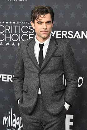 Patrick Ball bei der Verleihung der 31. Critics Choice Awards 2026 im Barker Hangar. Santa Monica, 04.01.2026