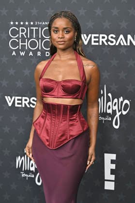DenÃ e Benton bei der Verleihung der 31. Critics Choice Awards 2026 im Barker Hangar. Santa Monica, 04.01.2026