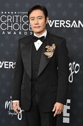 Lee Byung-hun bei der Verleihung der 31. Critics Choice Awards 2026 im Barker Hangar. Santa Monica, 04.01.2026