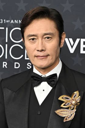 Lee Byung-hun bei der Verleihung der 31. Critics Choice Awards 2026 im Barker Hangar. Santa Monica, 04.01.2026