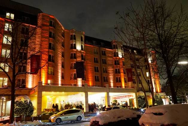 cntv: Aussenansicht beim Neujahrsempfangs Punsch unterm Dach 2026 das Hotel Grand Elysee in Hamburg Hamburg Deutschland