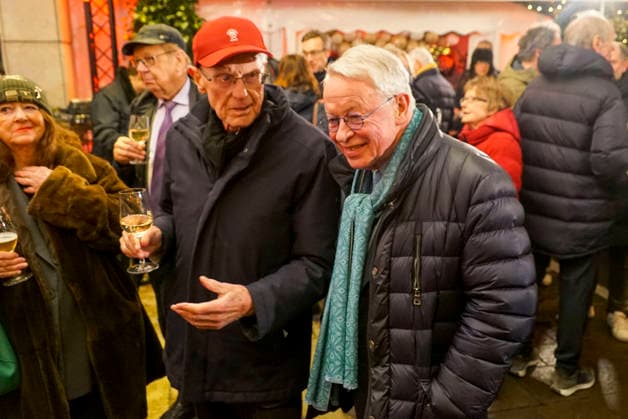 cntv: Eugen Block mit Rechtsanwalt Gerhard Strate der Gruender der Steakhauskette Block House beim Neujahrsempfangs Punsch unterm Dach 2026 im Hotel Grand Elysee Hamburg Deutschland