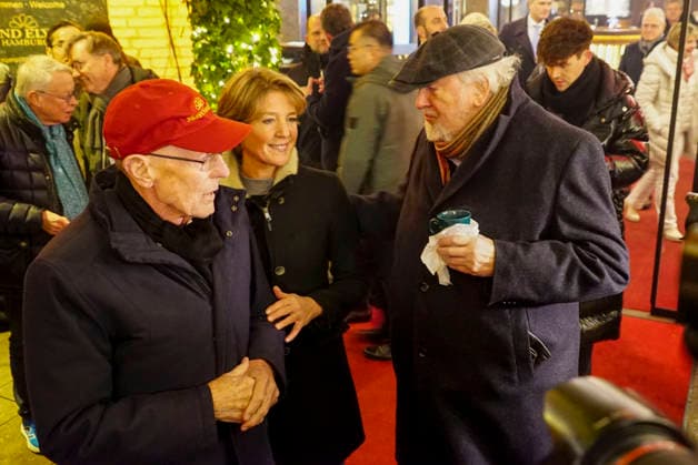 cntv: Eugen Block Vater mit seiner tochter Christina Block und Professor Hans-Werner Funke Konzert Veranstalter beim Neujahrsempfangs Punsch unterm Dach 2026 im Hotel Grand Elysee Hamburg Deutschland