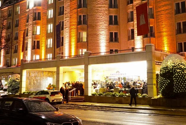cntv: Aussenansicht beim Neujahrsempfangs Punsch unterm Dach 2026 das Hotel Grand Elysee in Hamburg Hamburg Deutschland