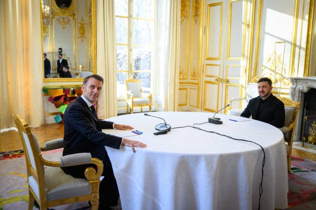 President Emmanuel Macron during a meeting with President Volodymyr Zelensky at the Élysée Palace in Paris as part of the Volunteer Coalition Summit on 6 January 2026 Eric Tschaen Pool Bestimage President Emmanuel Macron during a meeting with President Volodymyr Zelensky at the Élysée Palace in Paris as part of the Volunteer Coalition Summit on 6 January 2026 Paris France  Copyright: xEricxTschaenx xPoolx xBestimagexEricxTschaenx xPoolx xBestimagex