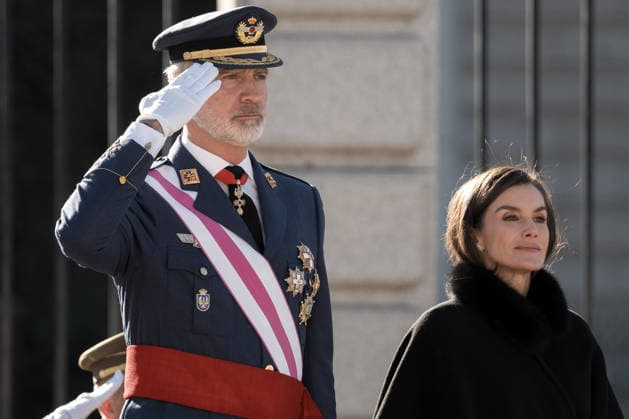 King Felipe VI, Queen Letizia, during the Military Easter, at the Royal Palace, on January 6, 2026, in Madrid Spain The Military Easter is a ceremony that celebrates the recovery of the Menorcan town of Mahón on January 6, 1782, which was in the hands of the English, during which a balance of the vicissitudes of the previous year is made and the lines of action to be developed in the following year are marked During the ceremony, honors are rendered with the national anthem and a 21-gun salute, and King Felipe VI passes review Subsequently, the imposition of military decorations is made to those civilians and members of the Armed Forces who have earned them during the past year 06 JANUARY 2026 Diego Radamés POOL 06 01 2026 Espana Copyright: xDiegoxRadamà s POOLx 7200057