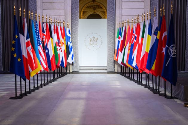 Atmosphere at the Coalition of the Willing on Security Guarantees for Ukraine summit, at the Élysée Palace in Paris, France, on January 6, 2026 The summit of the group of Ukraine supporters is the latest in a series of meetings scheduled for earlier this year, as diplomatic efforts to end Europes deadliest conflict since World War II have intensified in recent weeks Eric Tschaen Pool Bestimage French President, Ukraine President and 27 heads of state or government during the Coalition of the Willing on Security Guarantees for Ukraine summit, at the Élysée Palace in Paris, France, on January 6, 2026 The summit of the group of Ukraine supporters dubbed the Coalition of the Willing is the latest of several meetings planned for the new year as  Copyright: xEricxTschaenx xPoolx xBestimagexEricxTschaenx xPoolx xBestimagex