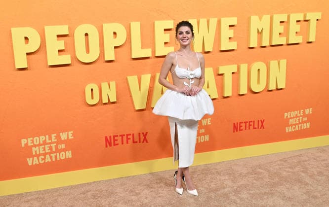 Netflix™s ˜People We Meet On Vacation™ Premiere Emily Bader arriving to Netflix™™s People We Meet On Vacation™? premiere held at The Egyptian Theatre Hollywood on January 6, 2026 in Hollywood, Ca. Hollywood The Egyptian Theatre Hollywood California USA Copyright: xLisaxOConnor xAFF-USA.COMx