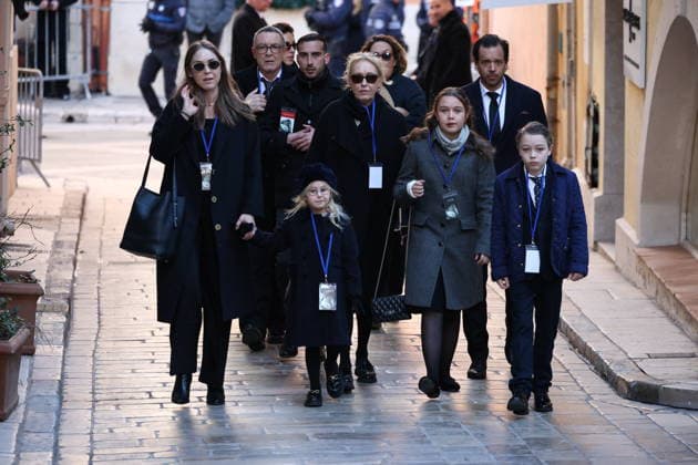 Brigitte Bardot Funeral - Saint-Tropez Please hide children s faces prior to the publication - Relatives and family members arriving at Notre-Dame de l Assomption church, for the funeral ceremony for late French actress Brigitte Bardot, in Saint-Tropez, southeastern France, on January 7, 2026. French film sensation Brigitte Bardot, a symbol of sexual liberation in the 1950s and 1960s who reinvented herself as an animal rights defender and embraced far-right views, died on Decmber 28, 2025 aged 91. Photo by Raphael Lafargue ABACAPRESS.COM Saint-Tropez France  Copyright: xLafarguexRaphael ABACAx